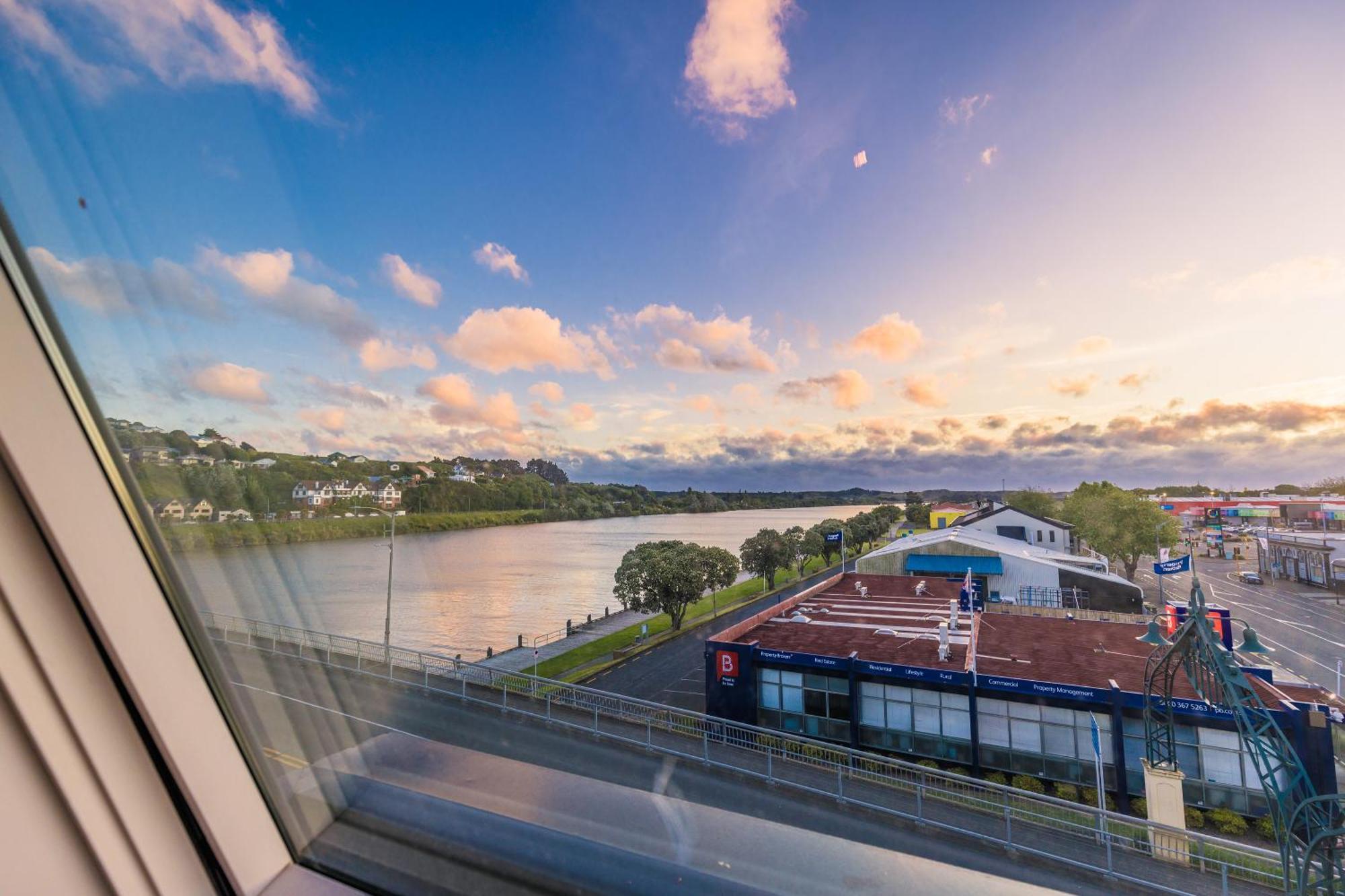 Johnston Apartments - Award-Winning Building, Your Unforgettable Stay Whanganui Exterior photo